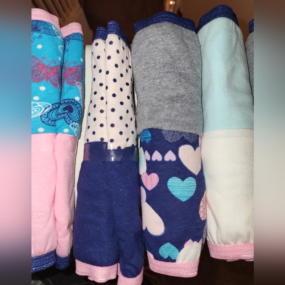 Girls Hanes underwear - Picture 4 of 6